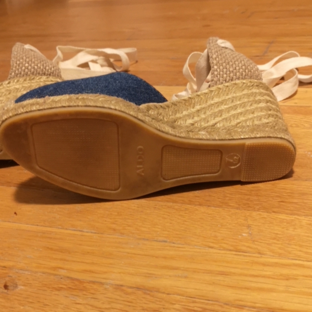 Jean Wedges - Picture 4 of 5